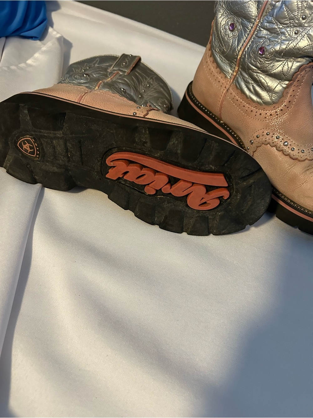 Ariat Fatbaby Metallic Silver and Beige Two-Tone Western Boot Interior - Picture 3 of 4